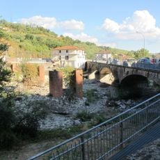 Resti del vecchio ponte