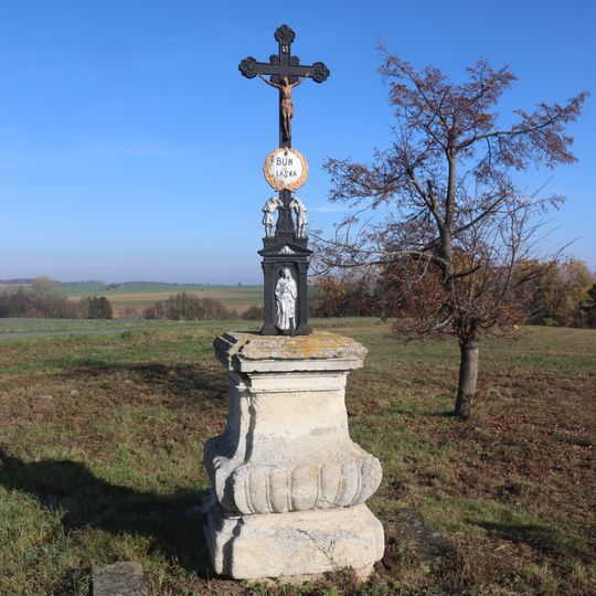 Kříž u silnice 351 u Dalešic