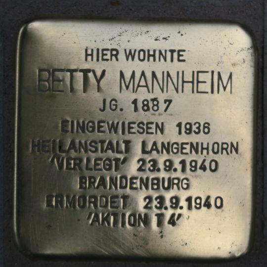 Stolperstein en memoria de Betty Mannheim