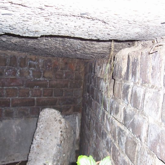 Bunkercomplex met drie bergplaatsen A39, A48 en A55 , twee levensmiddelenbergplaatsen A42 en A50 en twee dubbele watertankbergplaatsen A43 en A52