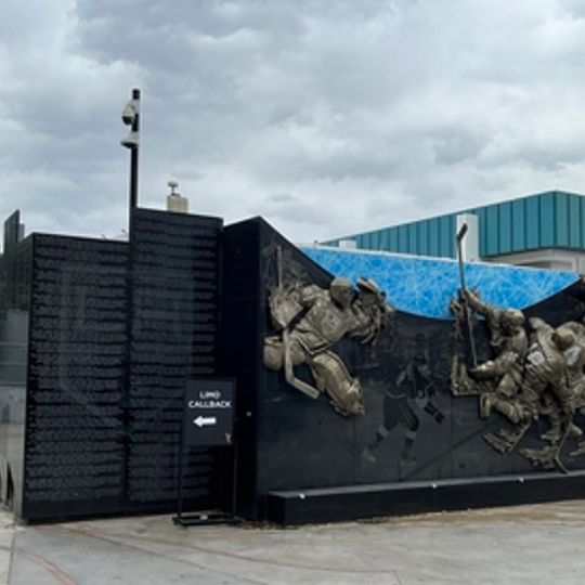 LA Kings Monument