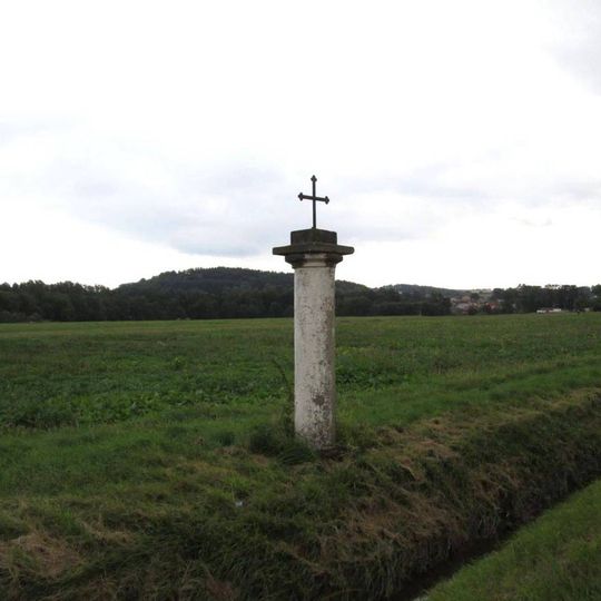 Kříž za Staňkovem u silnice vedoucí do Plzně