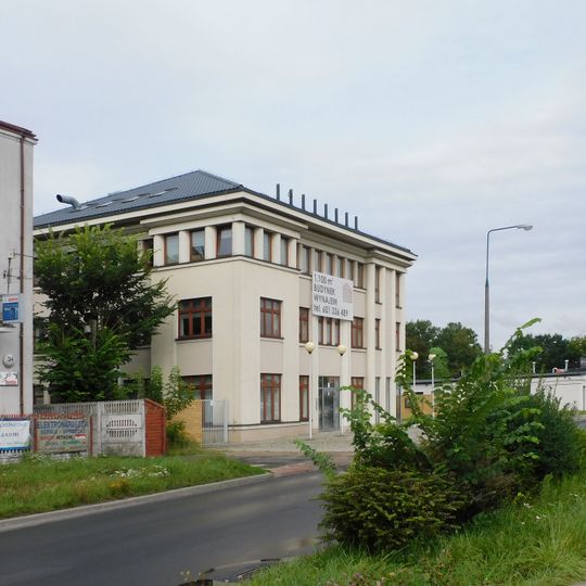 Biurowiec przy ulicy Łopuszańskiej 32