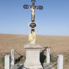 Kříž u silnice východně od Lesůněk