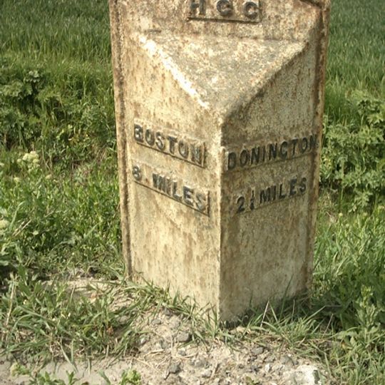 Milepost, Donington Road, near Bar Farm