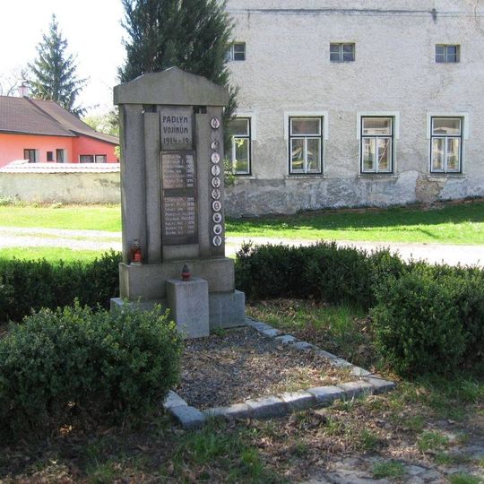 Pomník padlým v 1. sv. válce na návsi Poboří