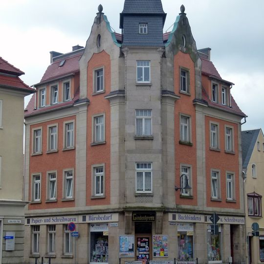 Wohnhaus in Ecklage mit Laden Ziegenbalgplatz 6