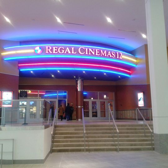 Regal Springfield Town Center Stadium 12