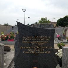 Grave of Soustelle family