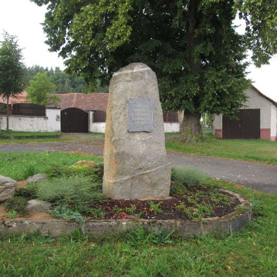 Památník v Maňovicích