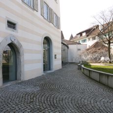 Hof im Dorf mit Kunstsammlung