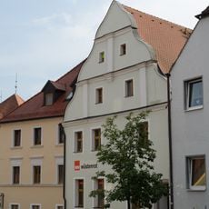 Wohn- und Geschäftshaus