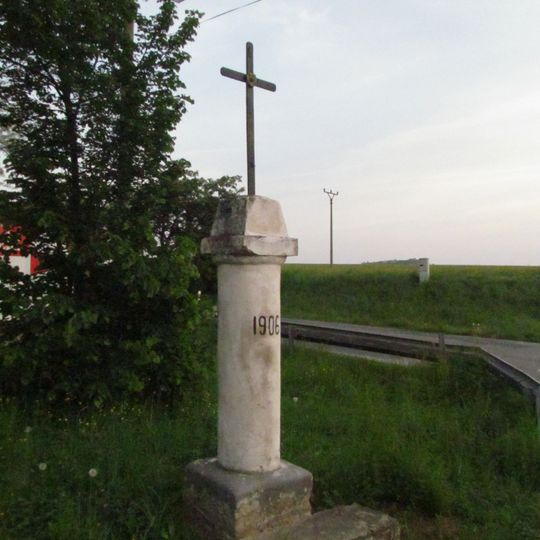 Kříž v Radobyčicích