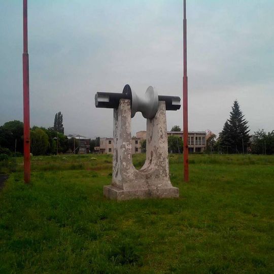 Plastika u Vinohradské ulice v Chomutově