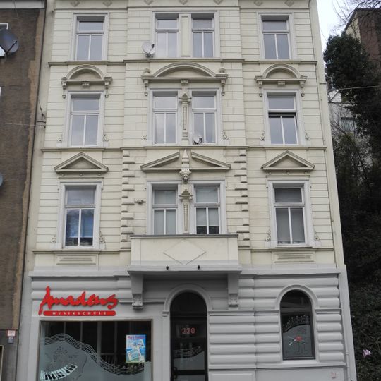 Friedrich-Ebert-Straße 220