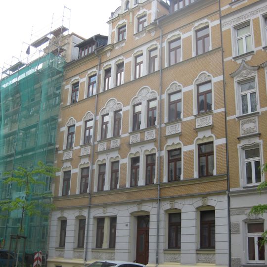 Mietshaus in geschlossener Bebauung Tschaikowskistraße 65