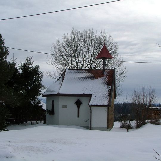 Historische Ausstattungsstücke in moderner Kapelle von 1958
