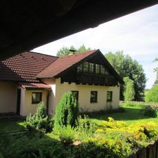 Kříž u hájovny jižně od Svépravic