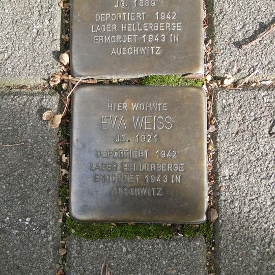 Stolperstein en memoria de Eva Weiss