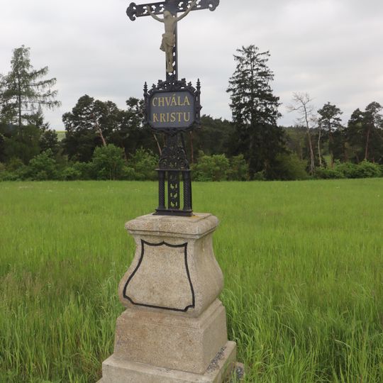 Kříž u silnice u Mladoňovic