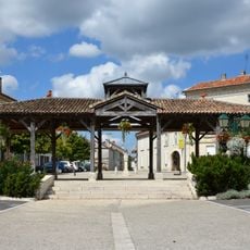 Market hall in Baignes-Sainte-Radegonde