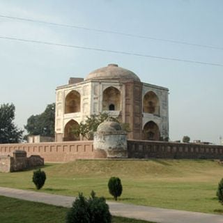 Shamsher Khan's tomb