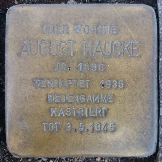Stolperstein en memoria de August Haucke