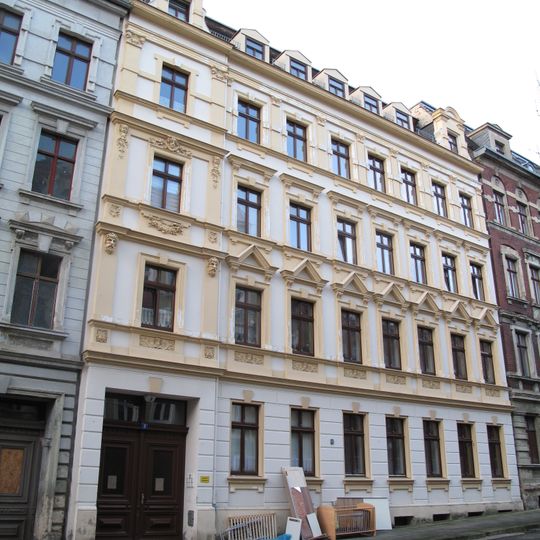 Mietshaus in geschlossener Bebauung Gobbinstraße 3
