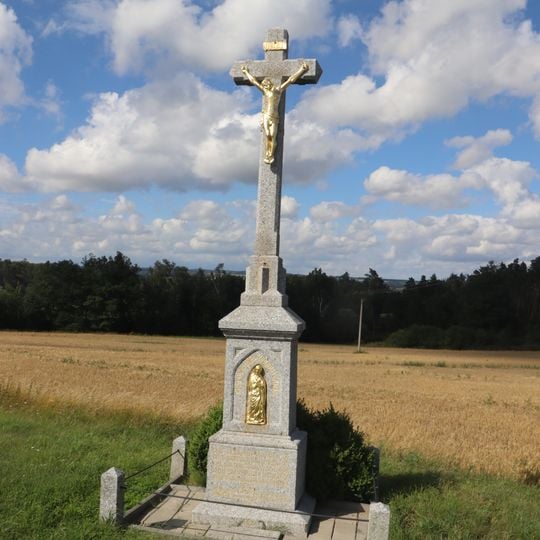 Kříž v zatáčce severně od Pyšele