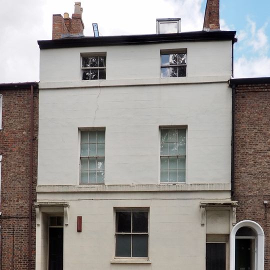 32, Lord Mayors Walk