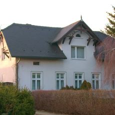 Bauernhof mit Wohnhaus, Scheune, Stallgebäude, Seitengebäude und Toreinfahrt Wittichenauer Straße 27 (Klein Neida)