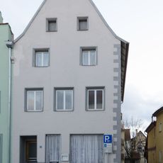 Wohn- und Geschäftshaus