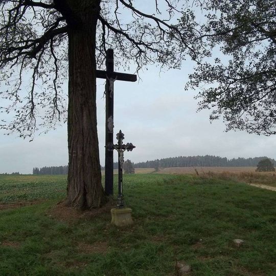 Kříž dřevěný severně od Březiny