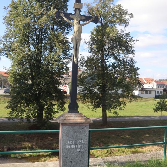 Kříž na ulici Mjr. Šandery v Náměšti nad Oslavou