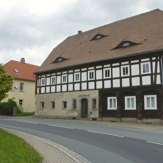 Ernst-Thälmann-Platz 4