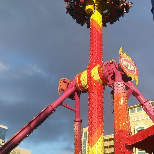 Free Fall Thrill Park