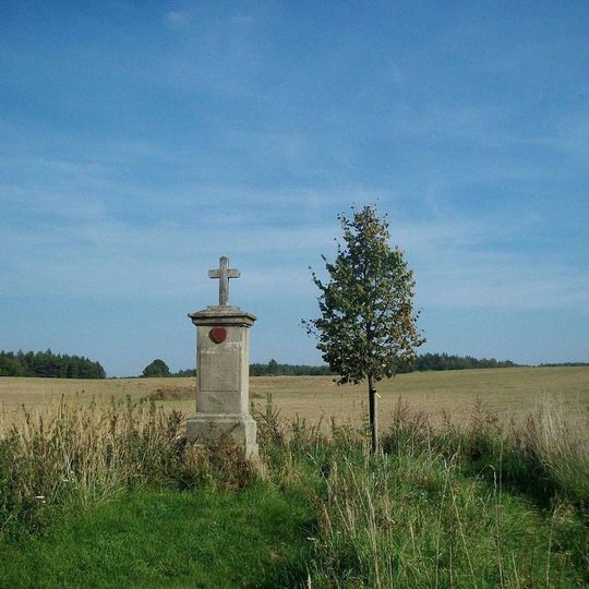 Kříž východně od Velké Chmelištné