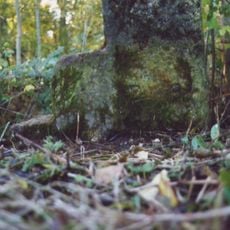 Milestone, E of lane to Cherry Burton