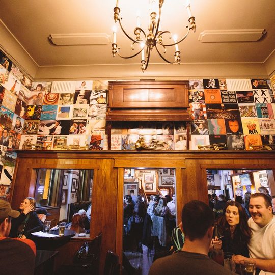 Victoria's Tavern