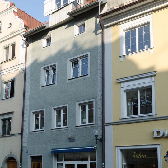 Wohn- und Geschäftshaus