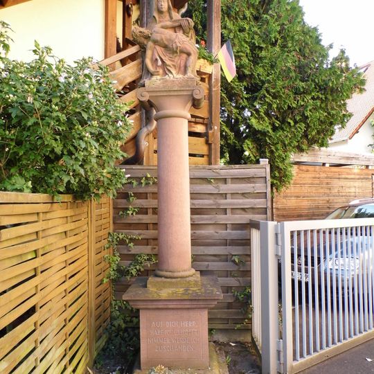 Kelkheim-Münster, Pieta vor Frankfurter Straße 141