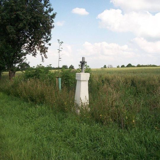 Kříž západně od Honezovic