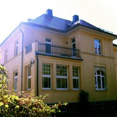 Villa mit Einfriedung Poststraße 9
