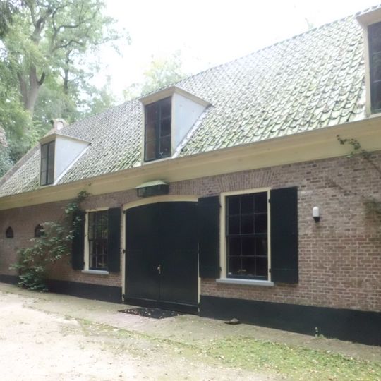 Randenbroek, koetshuis met woning