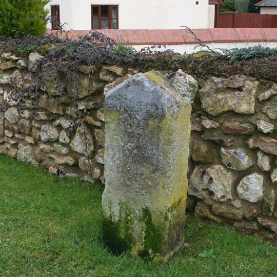 Milestone, SW of Fenny Bridges, by new thatched houses, above Ash Farm, opp. sign for Deslake Motor Services