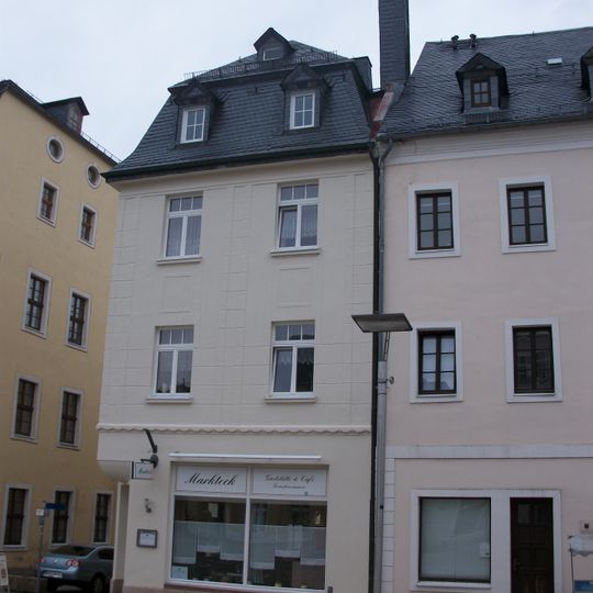 Wohnhaus in Ecklage und in geschlossener Bebauung Markt 7