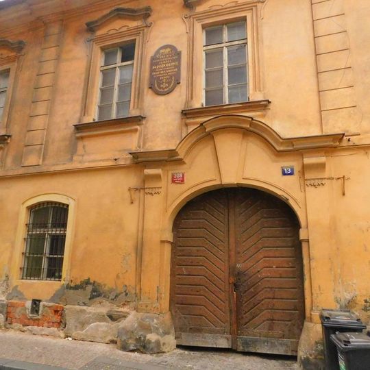 Pamětní deska Jana Podlipného na domě U Starých Šedivých na Perštýně