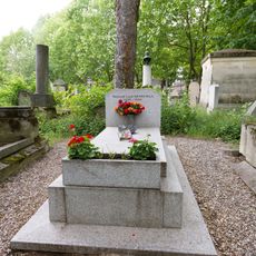 Grave of Benremila