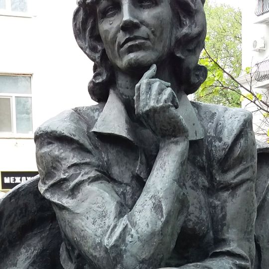 В. М. Леонтьева һәйкәле