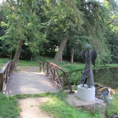 Socha Anděla v zámeckém parku ve Světlé nad Sázavou